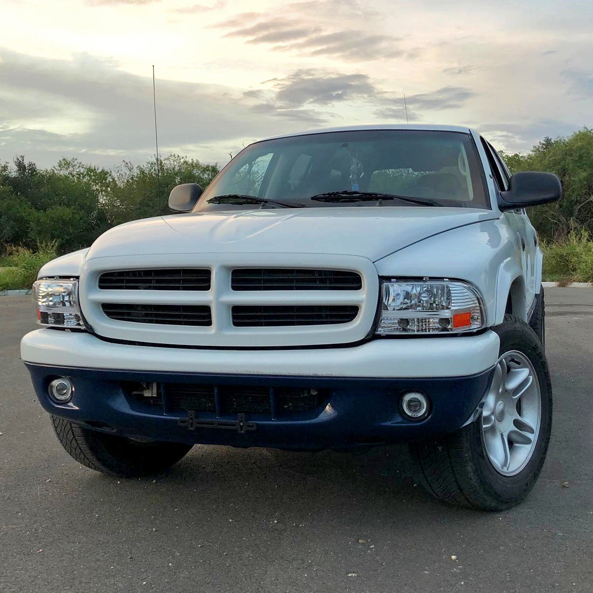 Ronnin - Fits 1997-2004 Dodge Dakota 1998-2003 Durango Replacement Headlights Assembly Pair | Chrome