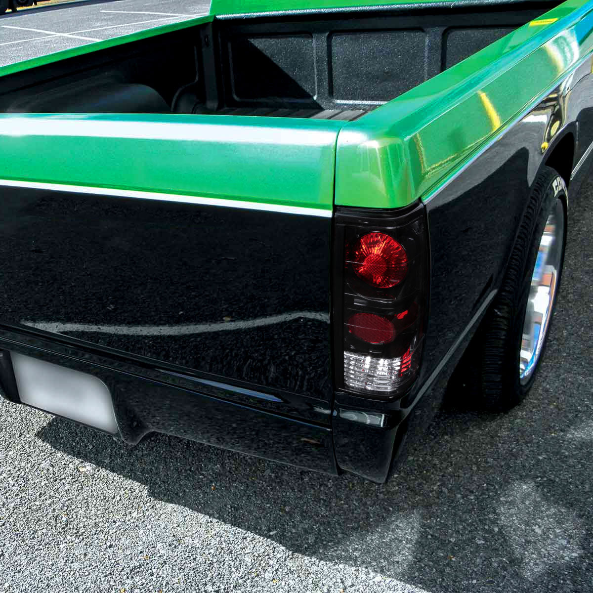 Ronnin - Fits 1982-1993 Chevy S10 1983-1994 S10 Blazer 1983-1990 GMC S15 1991-1993 Sonoma 1992-1994 Jimmy Tail Lights Replacement Pair | Black