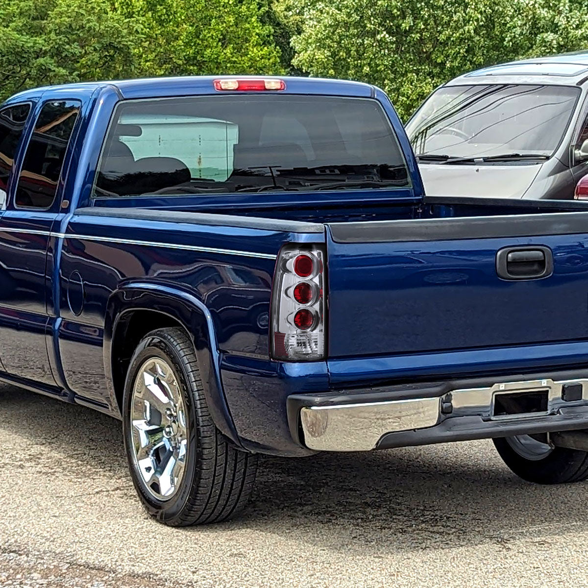 Ronnin - Fits 1999-2002 Chevy Silverado 1999-2007 Sierra Pickup Tail Lights Replacement Rear Brake Lamps Assembly Pair | Chrome