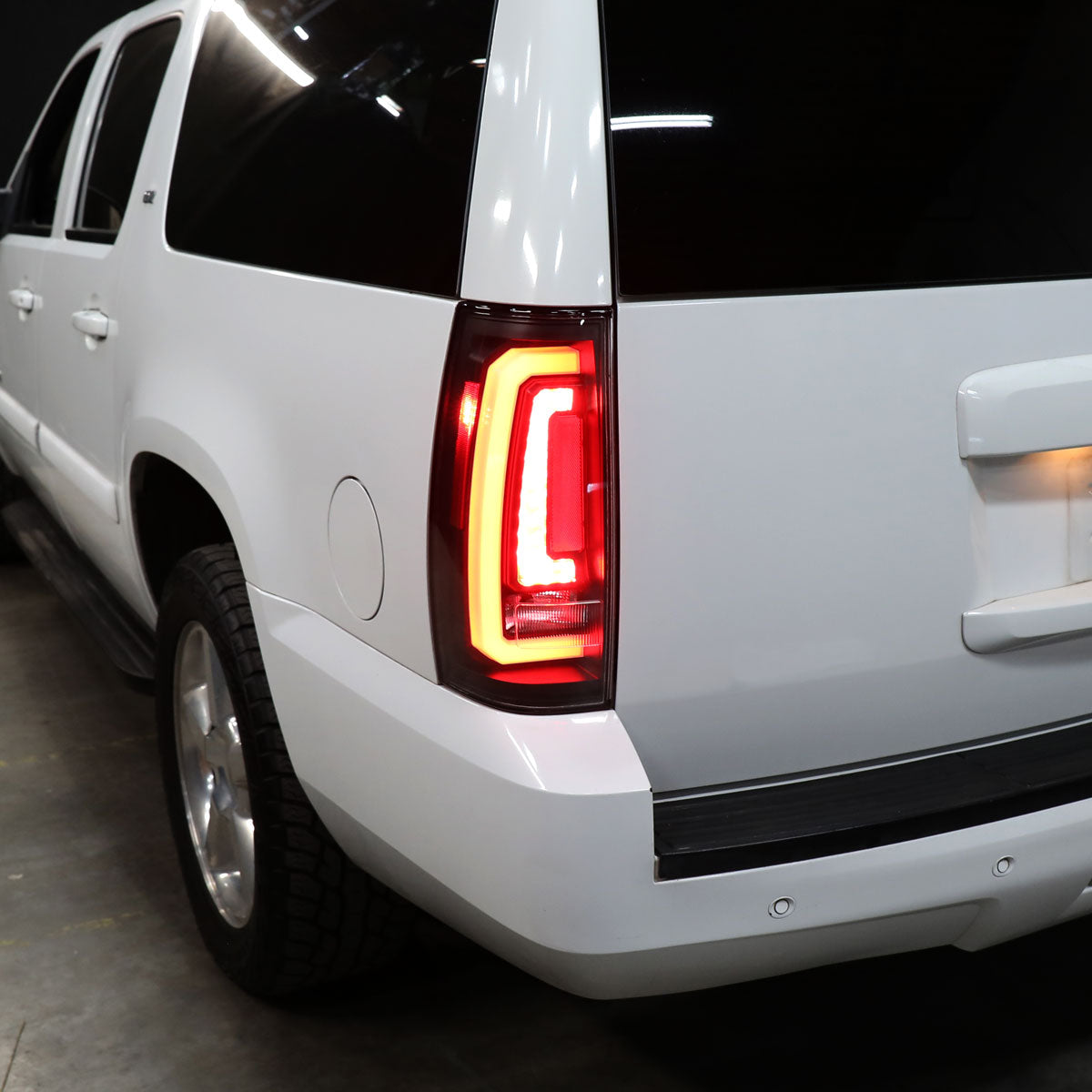 Ronnin - Fits 2007-2014 Chevy Tahoe Suburban GMC Yukon Denali XL Tail Lights LED Integrated Brake and Sequential Turn Signals + Animated Startup Effect Assembly Pair | Black | White Tube