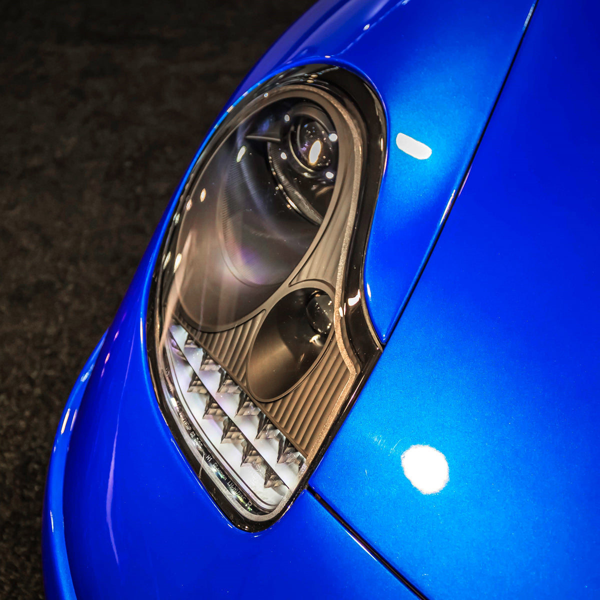 Ronnin - Fits 1997-2004 Porsche Boxster 1997-2001 Porsche 911 Upgrade Assembly LED Running Lights Projector Headlights Pair | Black