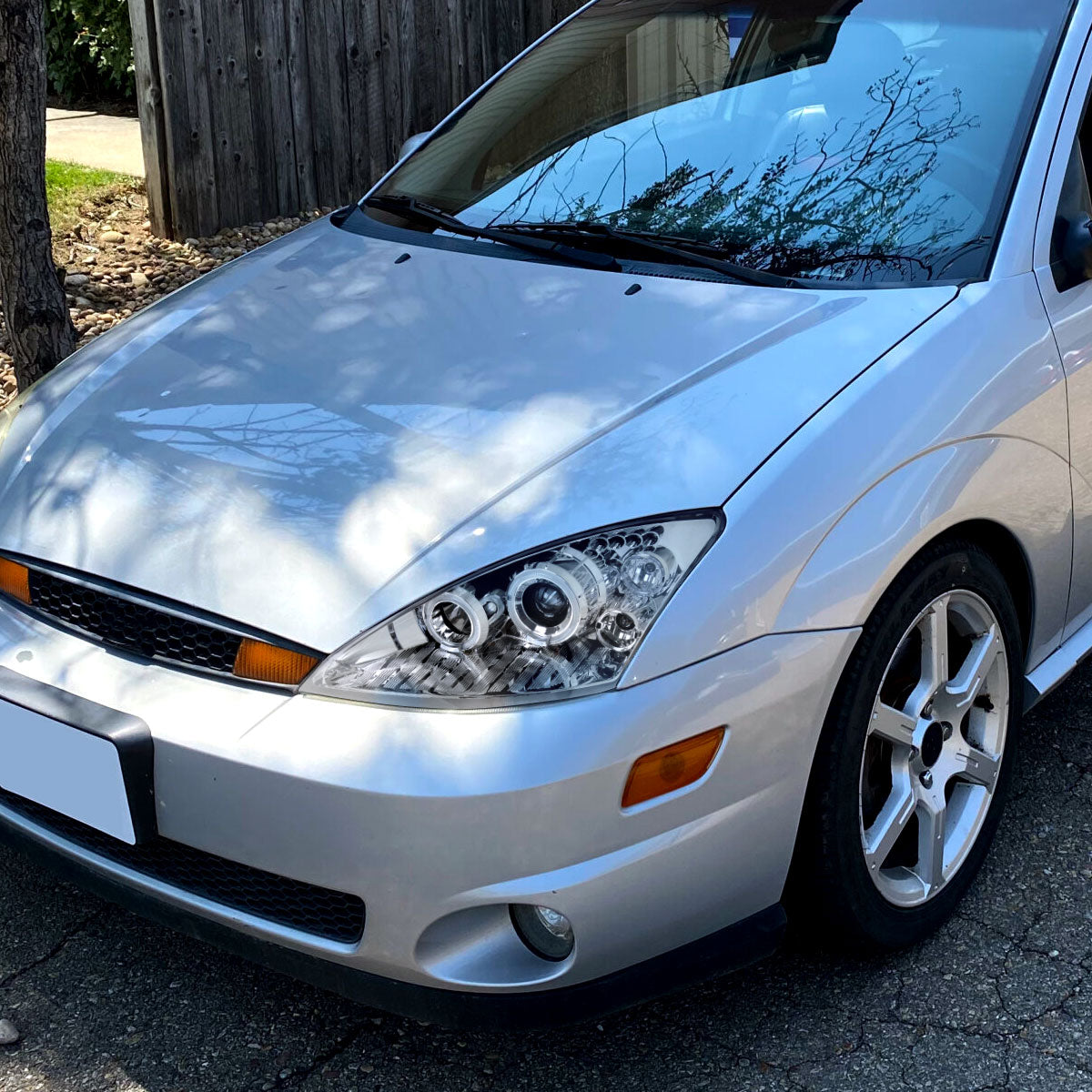 Ronnin - Fits 2000-2004 Ford Focus Upgrade Replacement LED Dual Rims Projector Headlights Assembly Pair | Chrome