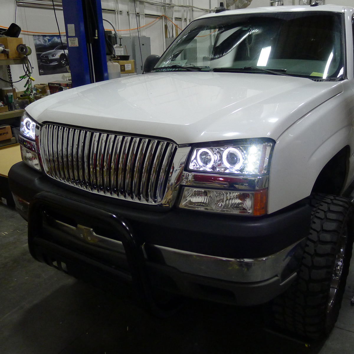 Ronnin - Fits 2002-2007 Chevy Avalanche Silverado Upgrade Replacement Dual LED Halo Rims Projector Headlights Assembly Pair | Chrome