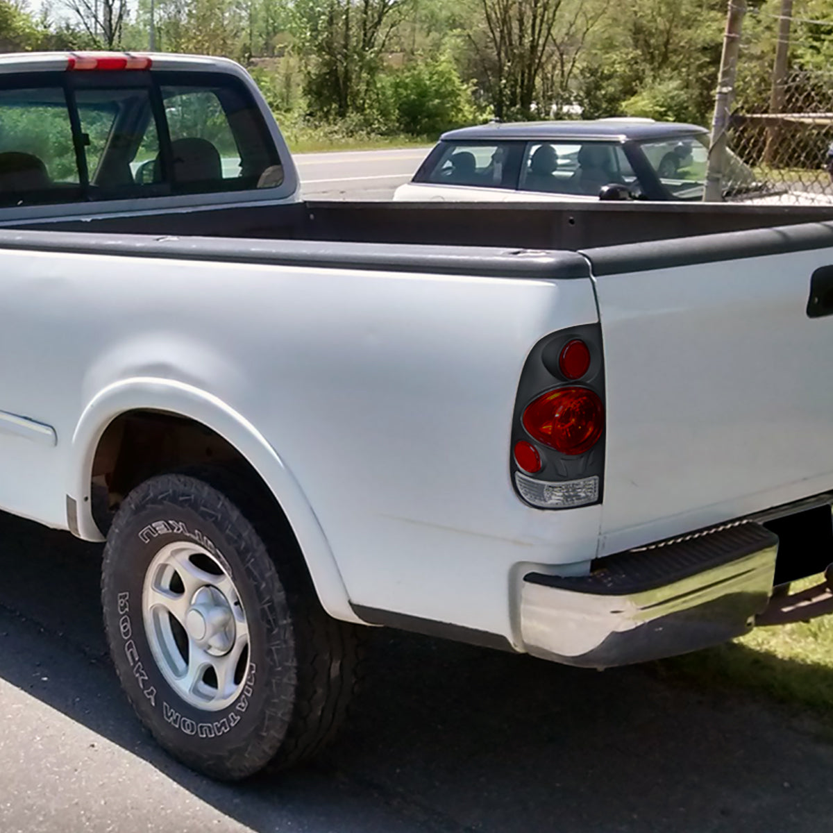 Ronnin - Fits 1997-2004 Ford F150 Heritage F250 F350 F450 F550 Styleside Tail Lights Assembly Pair | Black