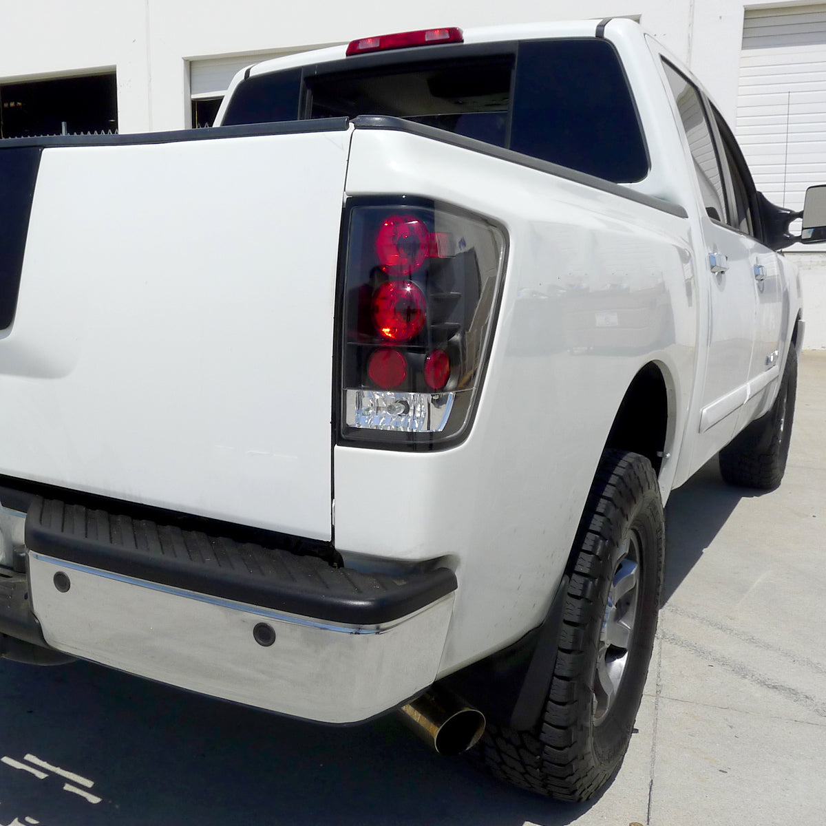 Ronnin - Fits 2004-2015 Nissan Titan Tail Lights Assembly Replacement Pair  | Black