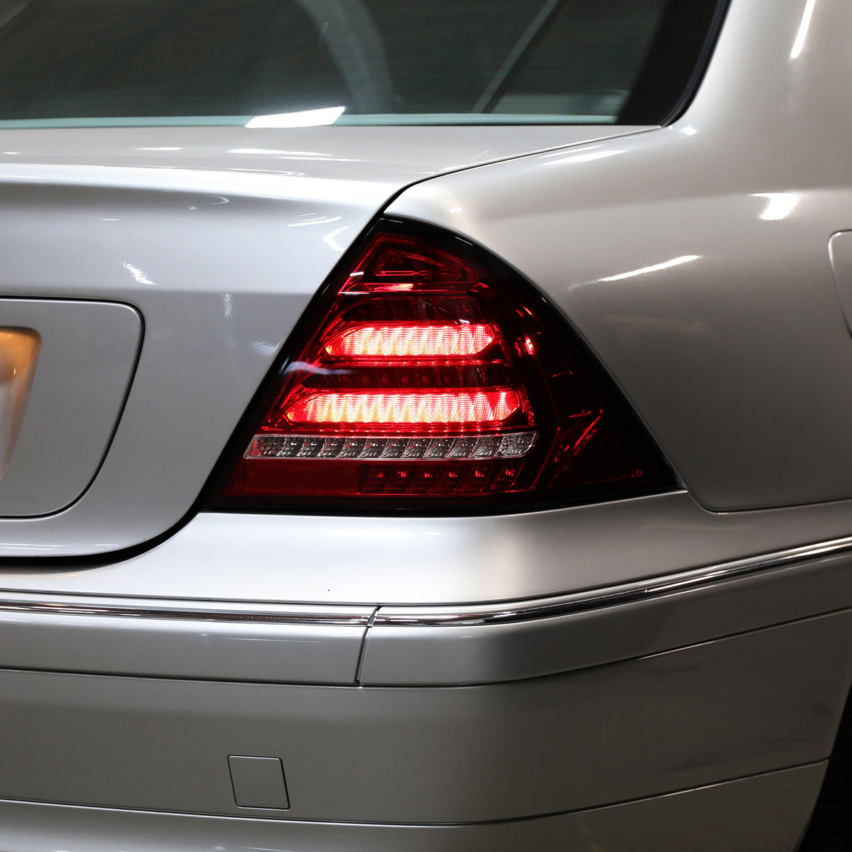 Ronnin - Fits 2001-2004 Mercedes-Benz C-Class W203 C230 C280 C320 US Spec Sedan Upgrade Full LED Tail Lights Assembly  Pair | Red