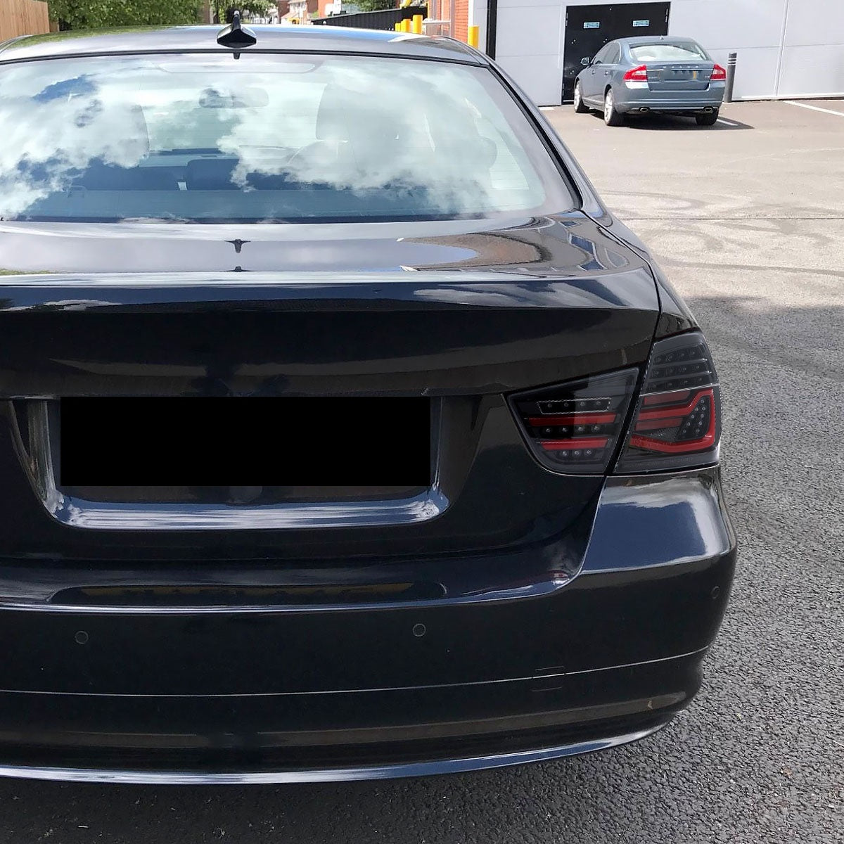 Ronnin - Fits 2009-2011 BMW E90 3-Series 325i 328i 330i Upgraded Replacement LED Tube Driving Lights Sequential Turn Signals Tail Lamps Assembly Pair | Gloss Black