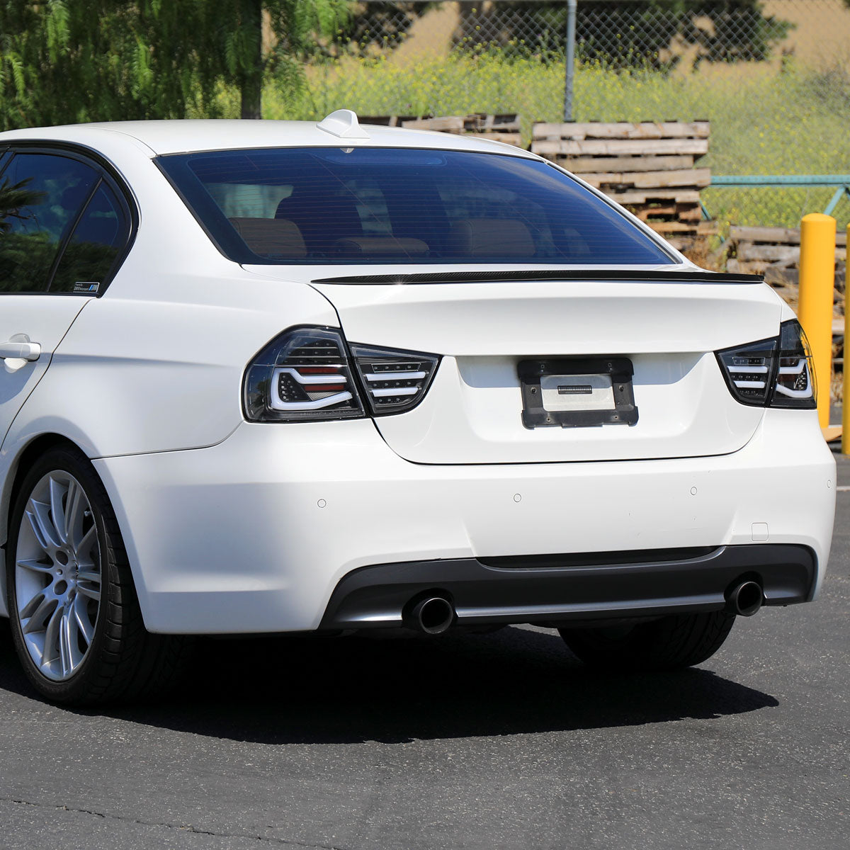 Ronnin - Fits 2009-2011 BMW E90 3-Series 325i 328i 330i Upgraded Replacement LED Tube Driving Lights Sequential Turn Signals Tail Lamps Assembly Pair | Black