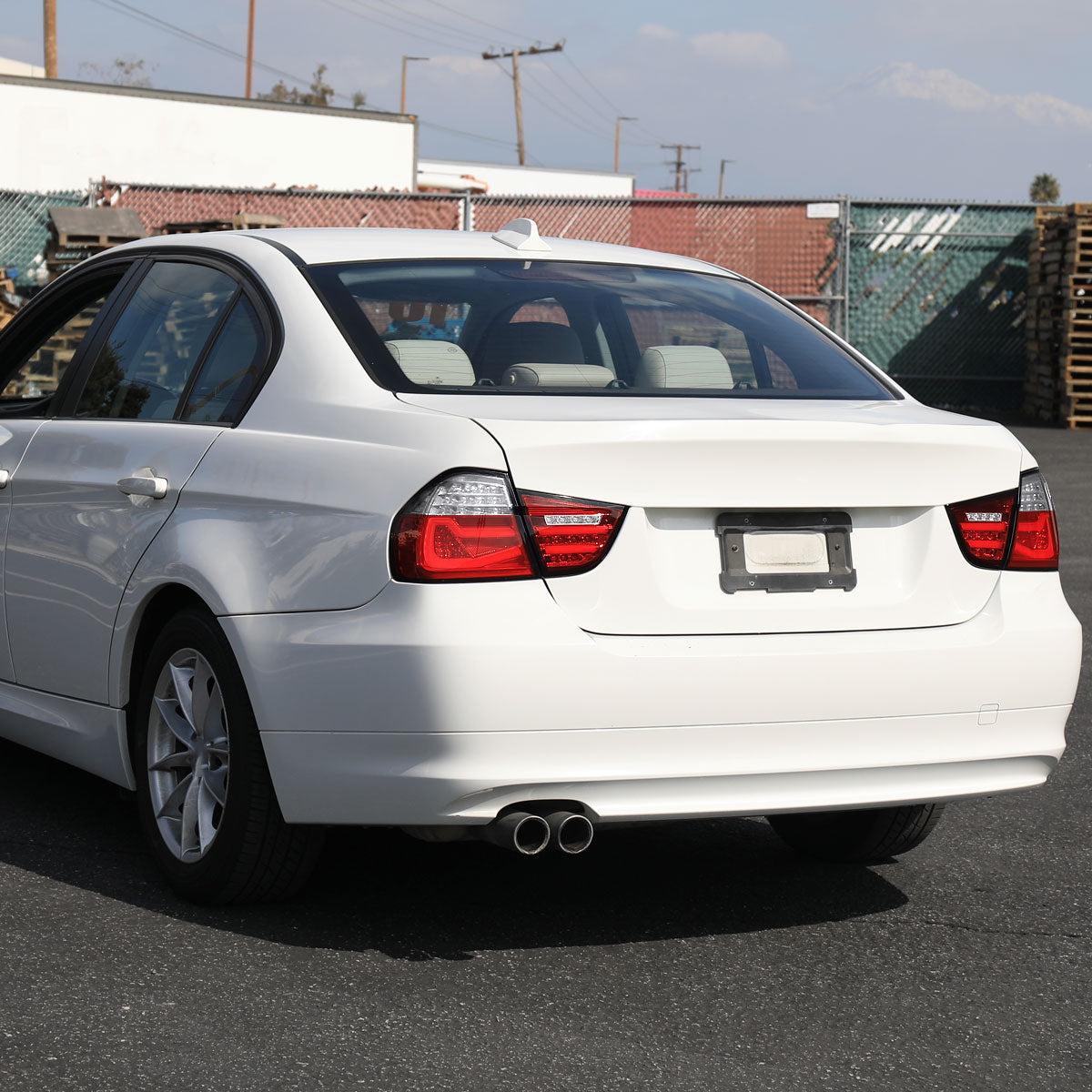 Ronnin - Fits 2009-2011 BMW E90 3-Series 325i 328i 330i Upgraded Replacement LED Tube Driving Lights Sequential Turn Signals Tail Lamps Assembly Pair | Red