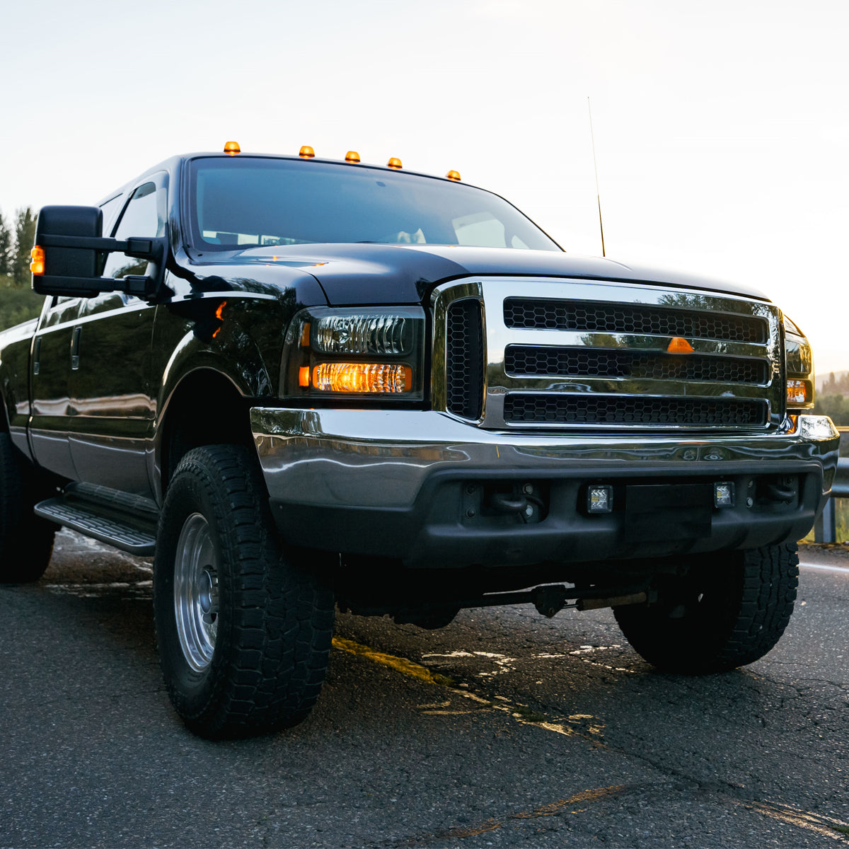 Ronnin - Fits 1999-2004 Ford F250 F350 F450 F550 Super Duty 2000-2004 US Excursion All-in-One Factory Replacement Headlights Assembly Pair | Black