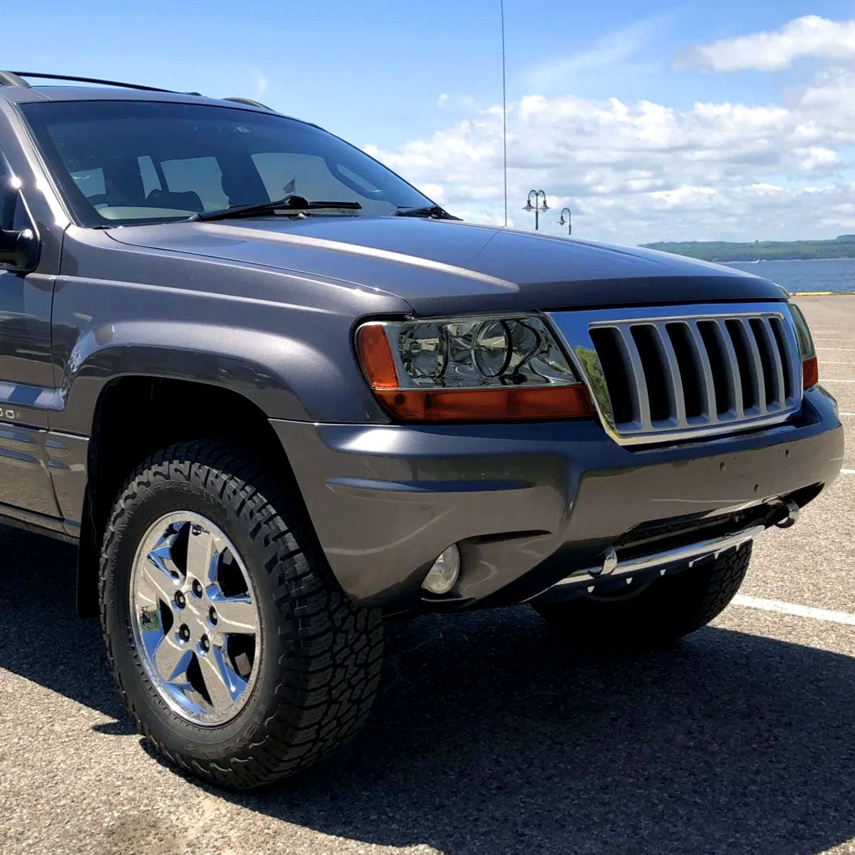 Ronnin - Fits 1999-2004 Jeep Grand Cherokee Factory Replacement Headlights Amber Turn Signals Lens Assembly Pair | Smoke