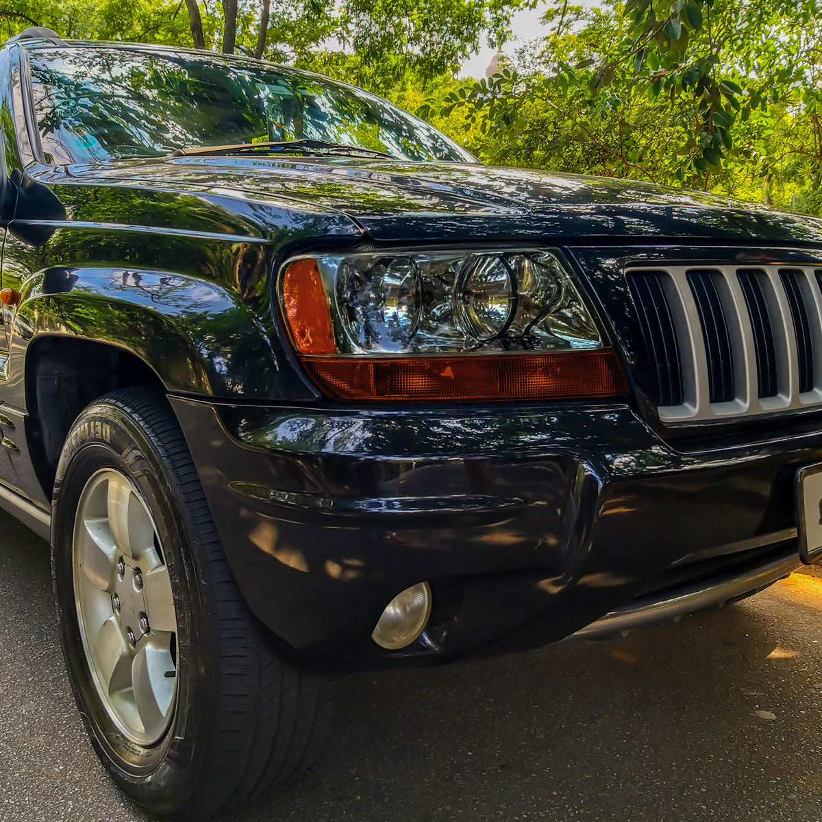 Ronnin - Fits 1999-2004 Jeep Grand Cherokee Factory Replacement Headlights Amber Turn Signals Lens Assembly Pair | Smoke