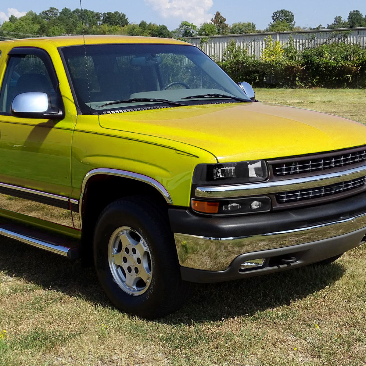 Ronnin - Fits 1999-2002 Chevy Silverado 1500 2500 2000-2006 Suburban 1500 2500 Tahoe  Factory Replacement Headlights + Bumper Lights Assembly Pair | Black