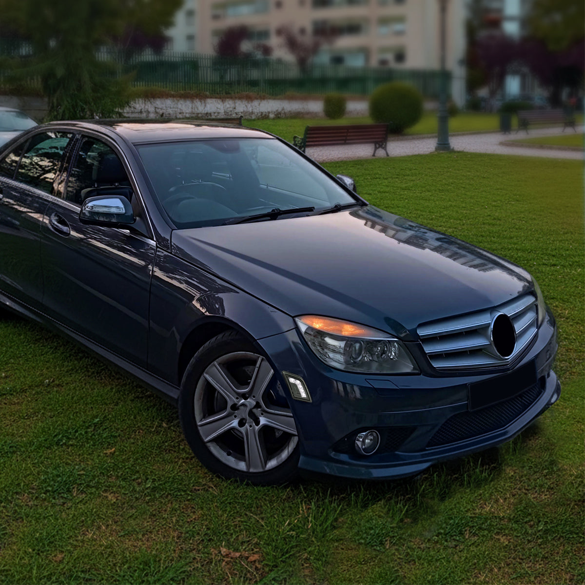 Ronnin - Compatible con Mercedes-Benz W204 C300 C350 C63 2008-2011 Par de luces LED completas para esquinas del parachoques | Ahumado