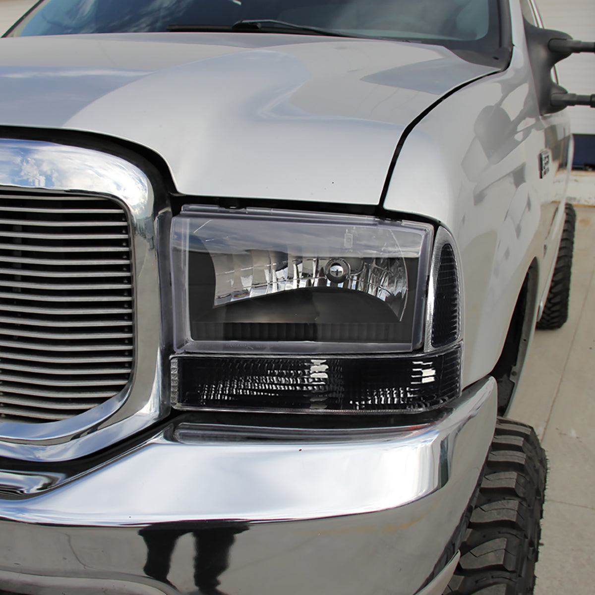Ronnin - Se adapta a Ford F250 F350 F450 F550 de 1999-2004, Excursion de 2000-2004 de fabricación estadounidense. Par de montaje de luces de giro direccionales de esquina de repuesto | Negro