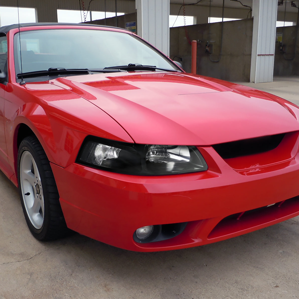 Ronnin - Conjunto de faros delanteros de repuesto con reflectores transparentes para Ford Mustang de 1999-2004, par | Negro