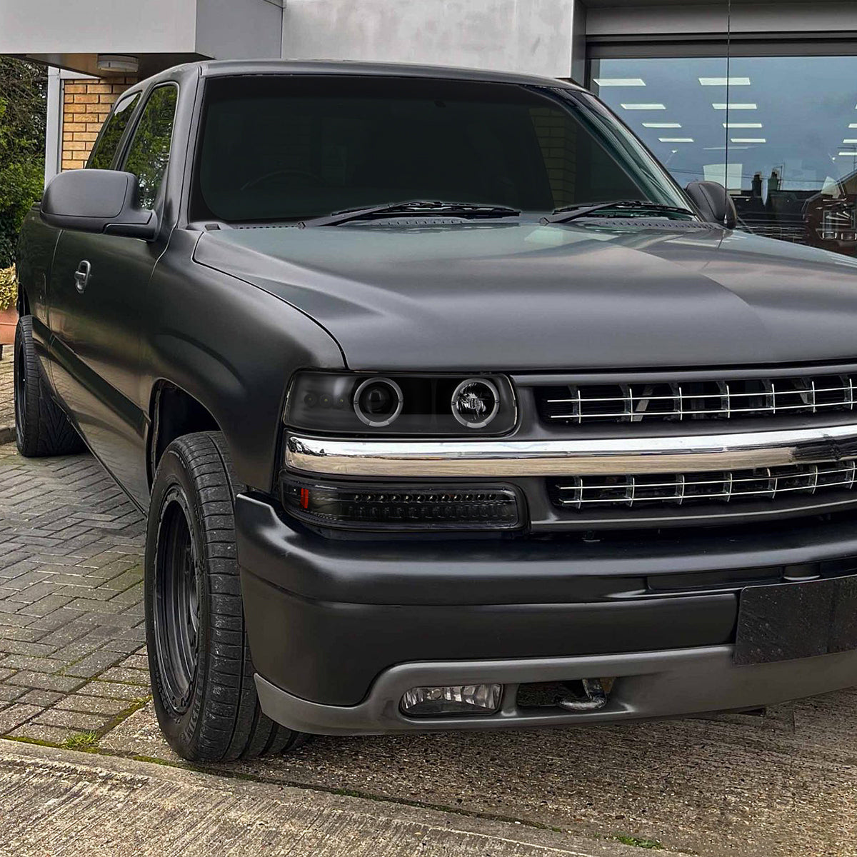 Ronnin - Fits 1999-2006 Silverado Suburban Tahoe Upgraded LED Dual Halo Rims Running Lights Projector Headlights Assembly Pair | Black