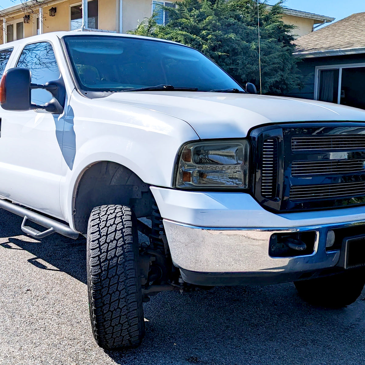 Ronnin - Fits 2005-2007 Ford F250 F350 F450 F550 2005 US Excursion Upgraded Headlights LED Running Lights Assembly Pair | Smoke