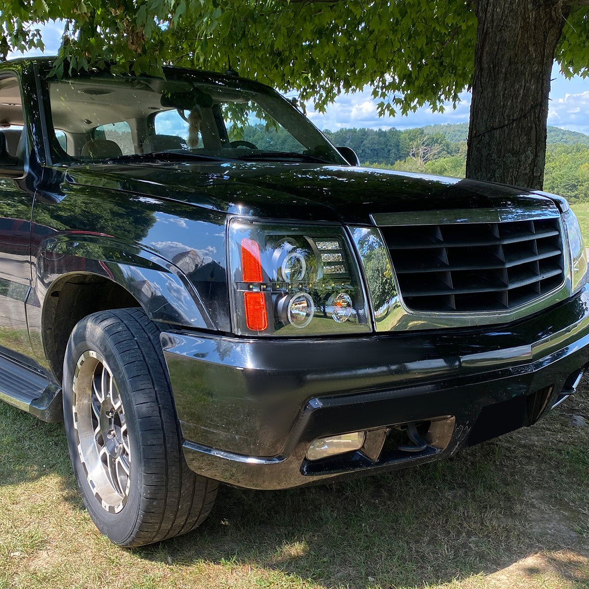 Ronnin - Fits 2002-2006 Cadillac Escalade Upgraded Replacement LED Dual Angel Eyes Halogen Projector Headlights Assembly Pair | Black