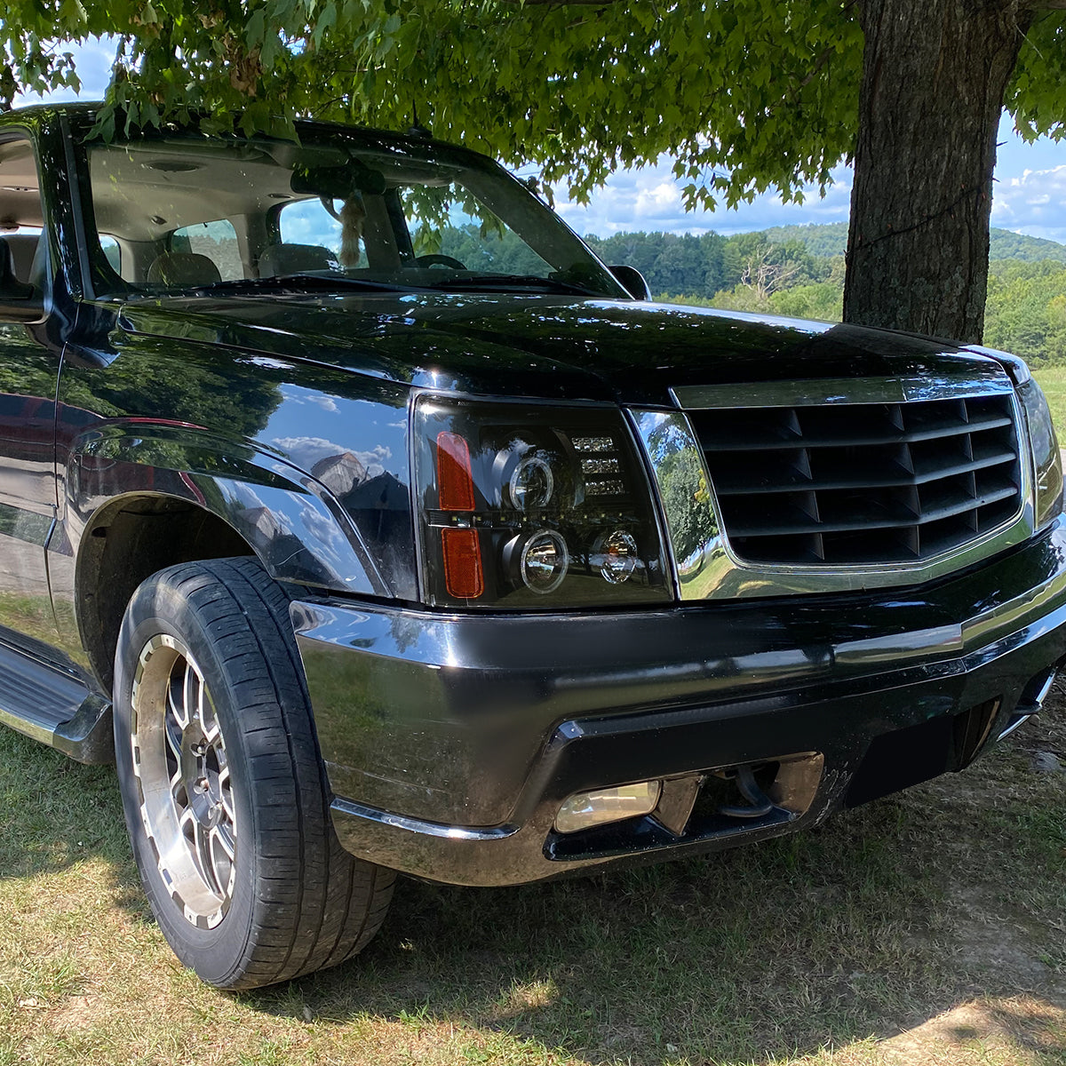 Ronnin - Fits 2002-2006 Cadillac Escalade Upgraded Replacement LED Dual Angel Eyes Halogen Projector Headlights Assembly Pair | Black Smoke