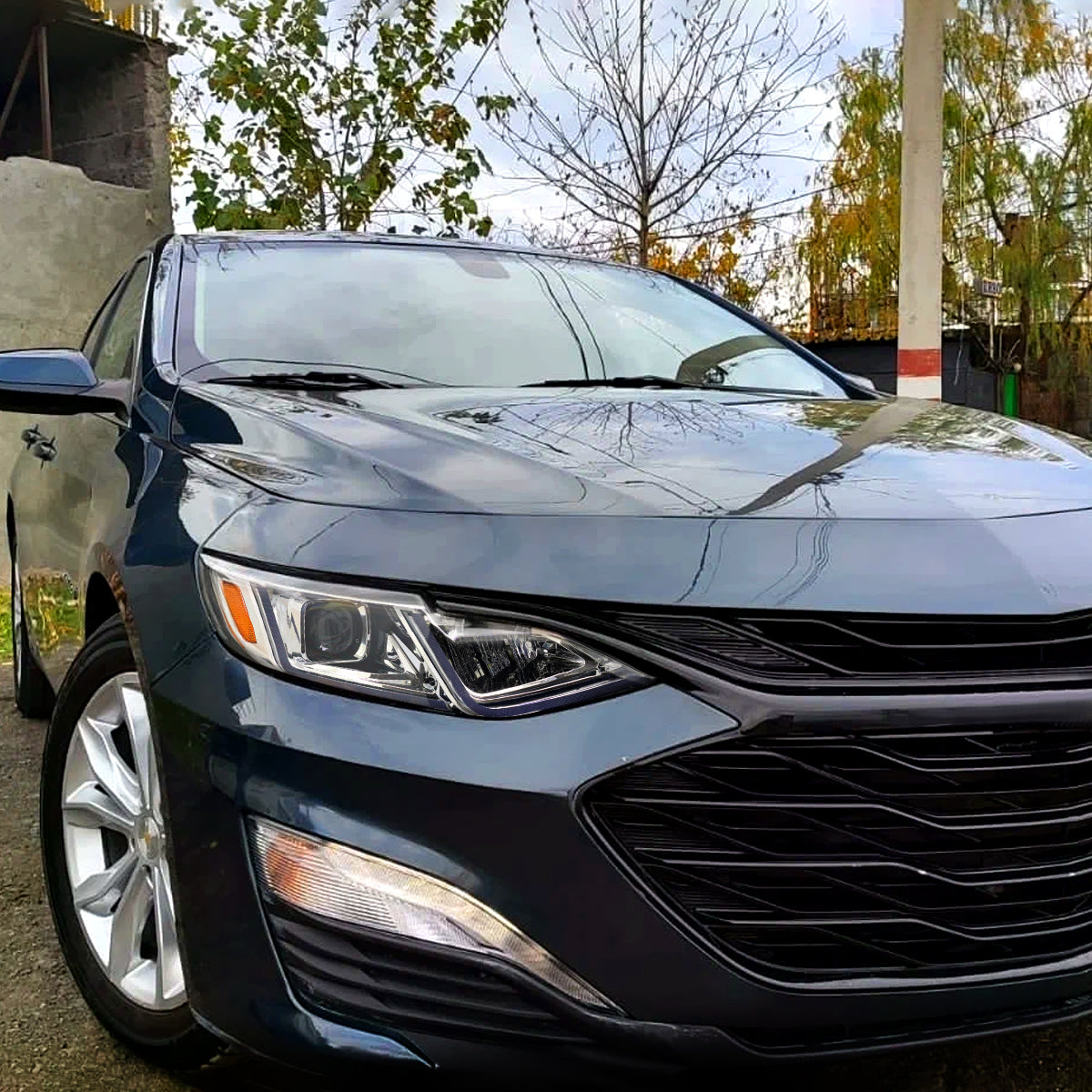 Ronnin - Fits 2019-2024 Chevy Malibu Halogen Projector Headlights Switchback LED Sequential Turn Signal + Animated Startup Effect Pair | Chrome