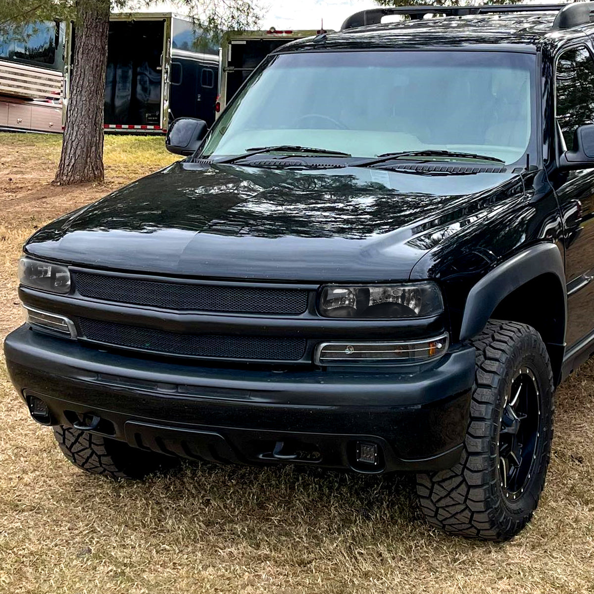 Ronnin - Fits 1999-2002 Silverado 1500 2500 2000-2006 Suburban 1500 2500 Tahoe Headlights + Bumper Parking Signal Lamps Replacement Pair | Black