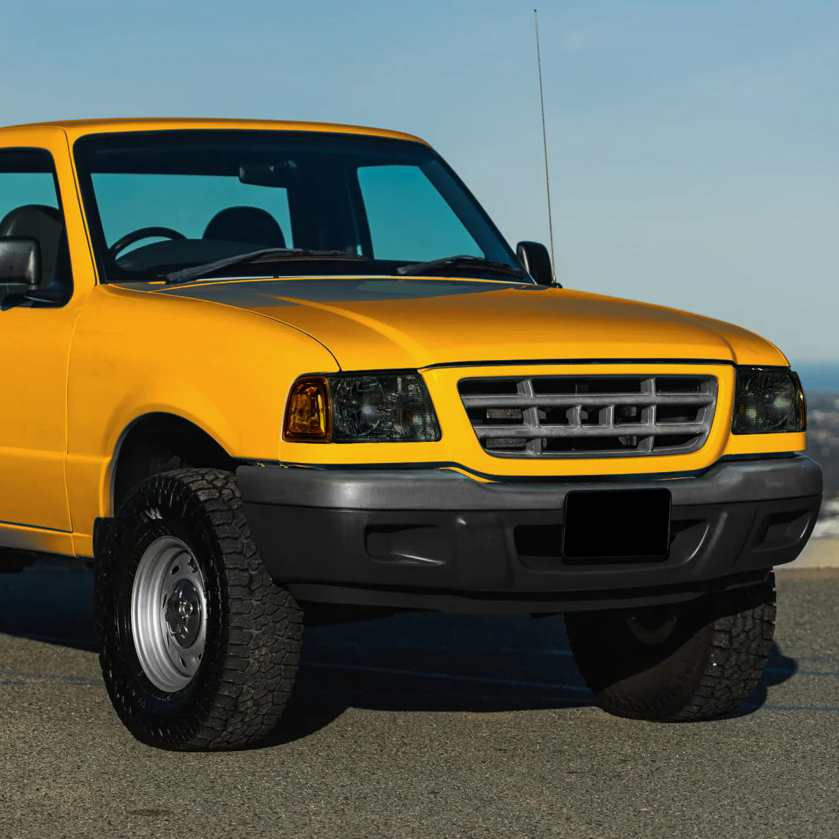 Ronnin - Se adapta a Ford Ranger 2001-2011 Faros de repuesto + Conjunto de luces direccionales de esquina ámbar Par | Ahumado
