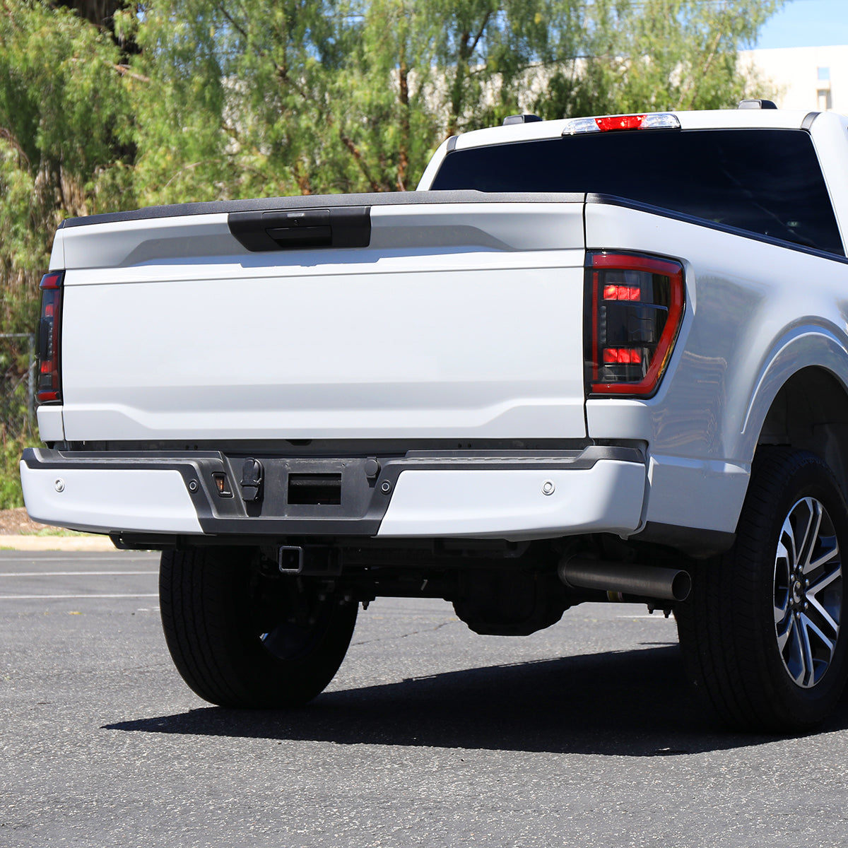 Ronnin - Luces traseras LED completas para Ford F-150 2021-2023 con intermitentes secuenciales de punto ciego + conjunto de efecto de inicio animado | Negro Humo