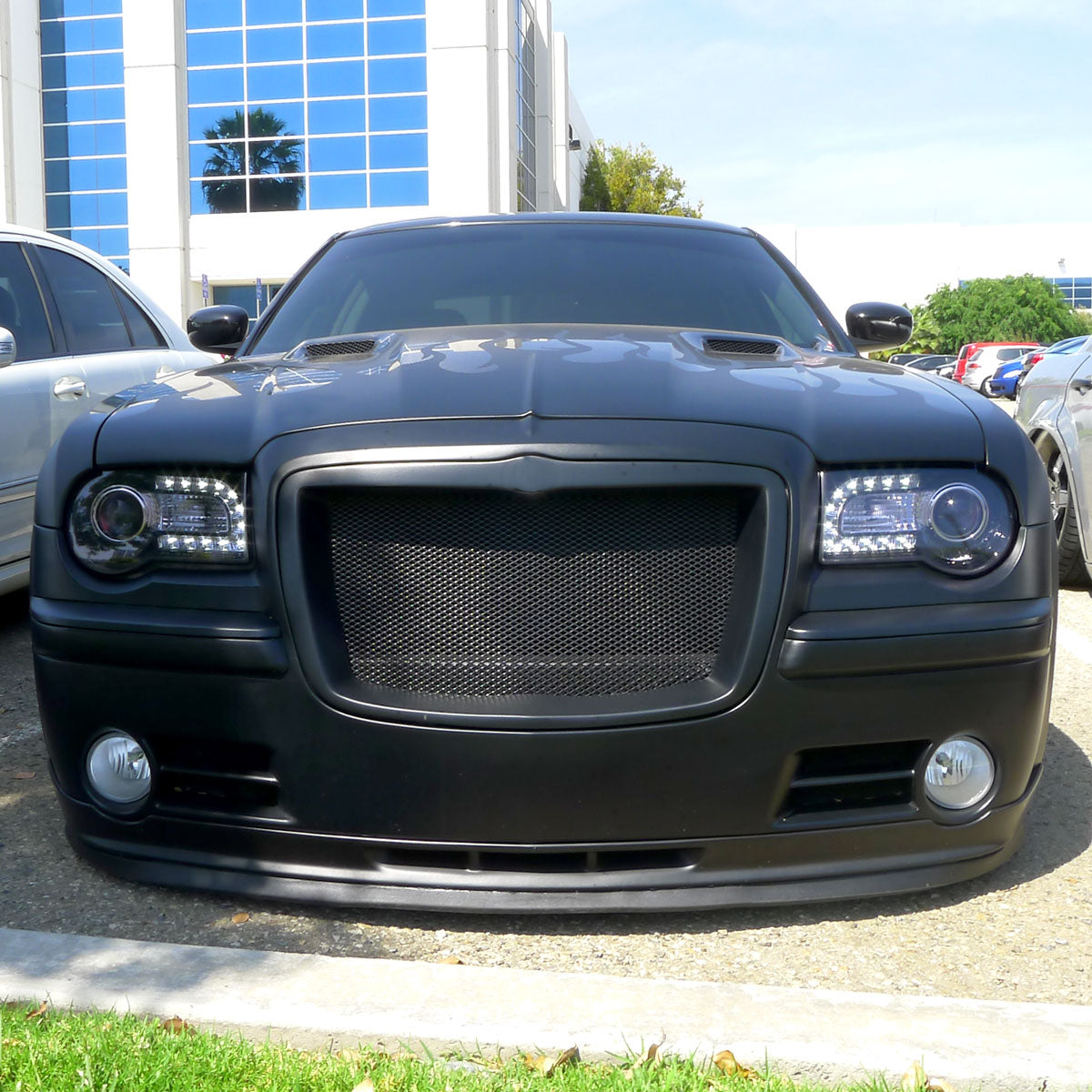 Ronnin - Fits 2005-2010 Chrysler 300 300C Upgraded LED Running Lights Halogen Projector Headlights Replacement Assembly Pair | Smoke
