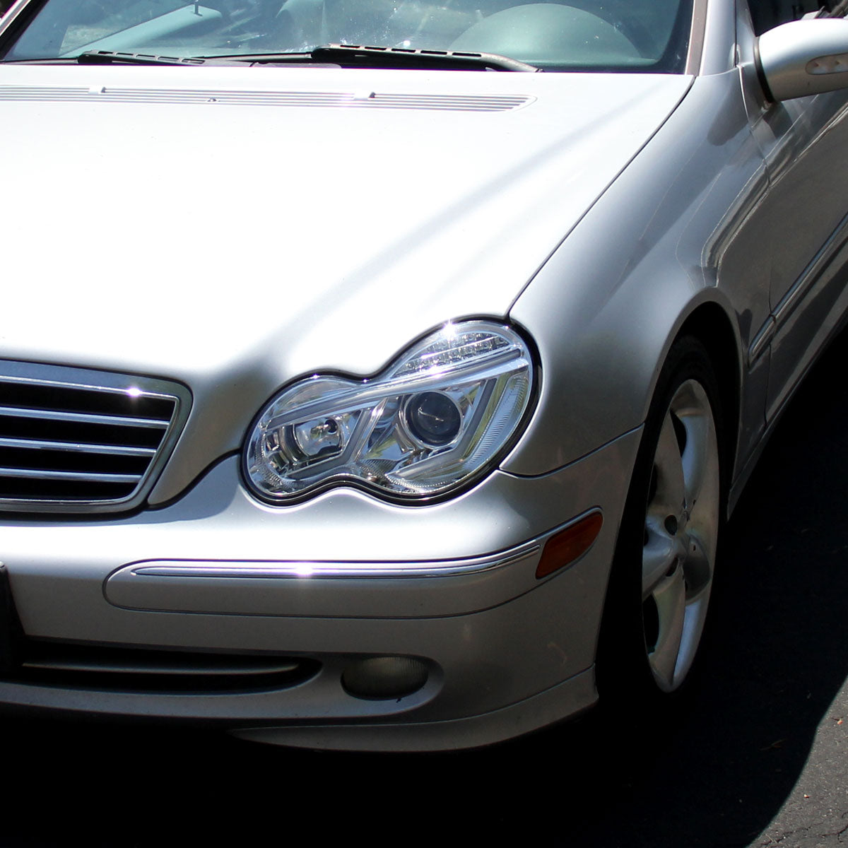 Ronnin - Compatible con Mercedes Benz C230 C240 C280 C320 Sedán 2001-2007 Faros delanteros con proyector de tubo LED y luces de circulación diurna, par | Cromado