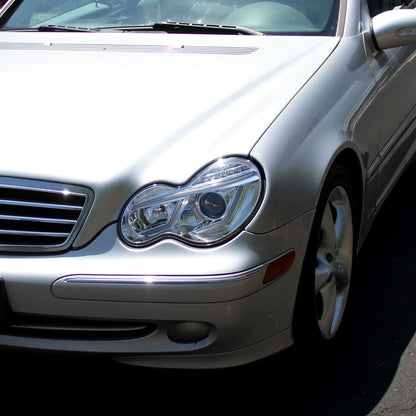 Ronnin - Compatible con Mercedes Benz C230 C240 C280 C320 Sedán 2001-2007 Faros delanteros con proyector de tubo LED y luces de circulación diurna, par | Cromado