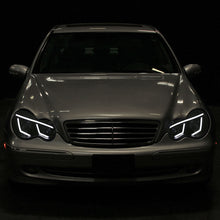 Ronnin - Compatible con Mercedes Benz C230 C240 C280 C320 Sedán 2001-2007, Luces Diurnas de Tubo LED, Conjunto de Faros Proyectores Par | Negro Ahumado