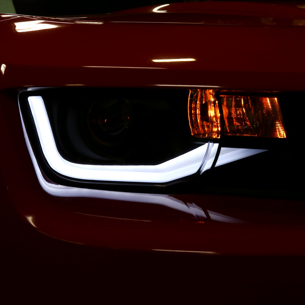 Ronnin - Faros delanteros con proyector halógeno y tubo de luz LED de circulación diurna, de repuesto y mejora, para Chevy Camaro 2010-2013 | Negro