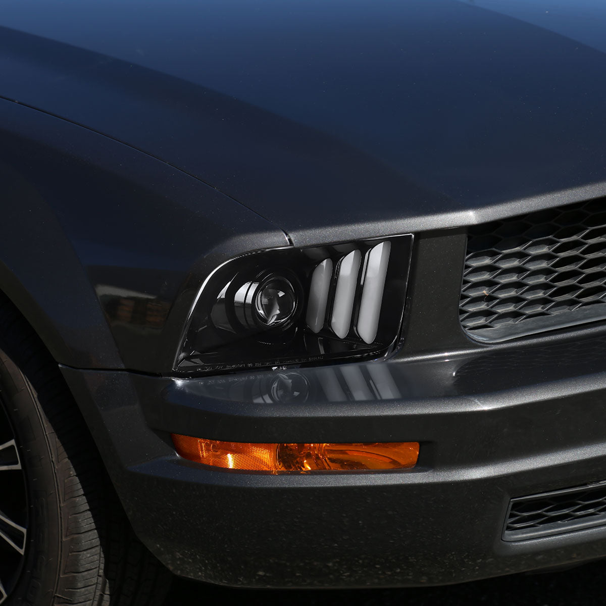 Ronnin - Faros delanteros con proyector de tubo LED de repuesto para Ford Mustang 2005-2009 | Negro brillante