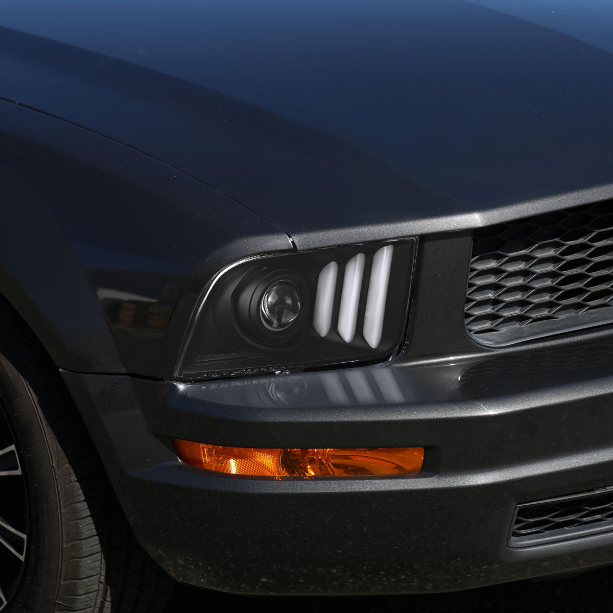 Ronnin - Se adapta a Ford Mustang 2005-2009, conjunto de faros delanteros con proyector de tubo LED de repuesto mejorado, par | Negro