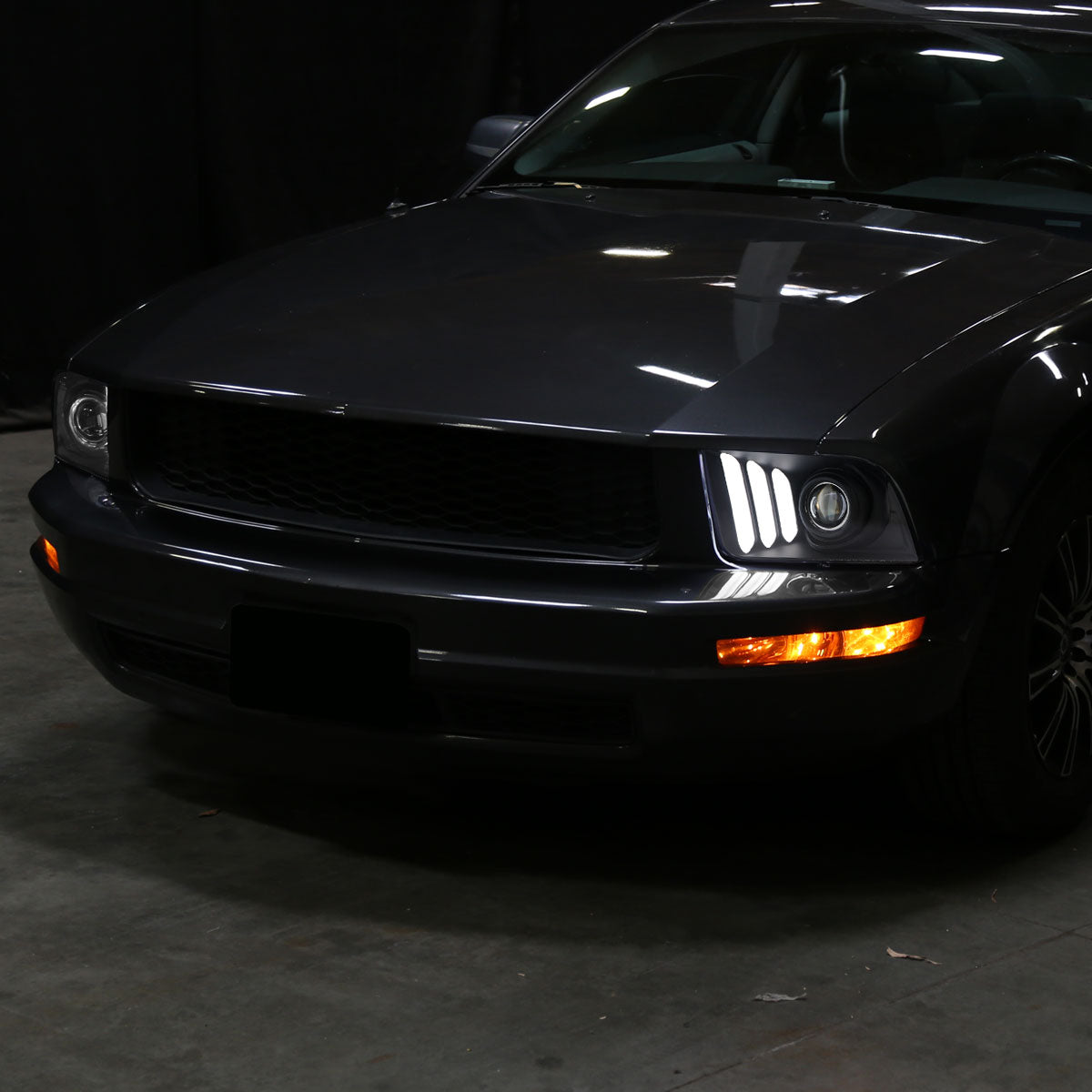 Ronnin - Se adapta a Ford Mustang 2005-2009, conjunto de faros delanteros con proyector de tubo LED de repuesto mejorado, par | Negro