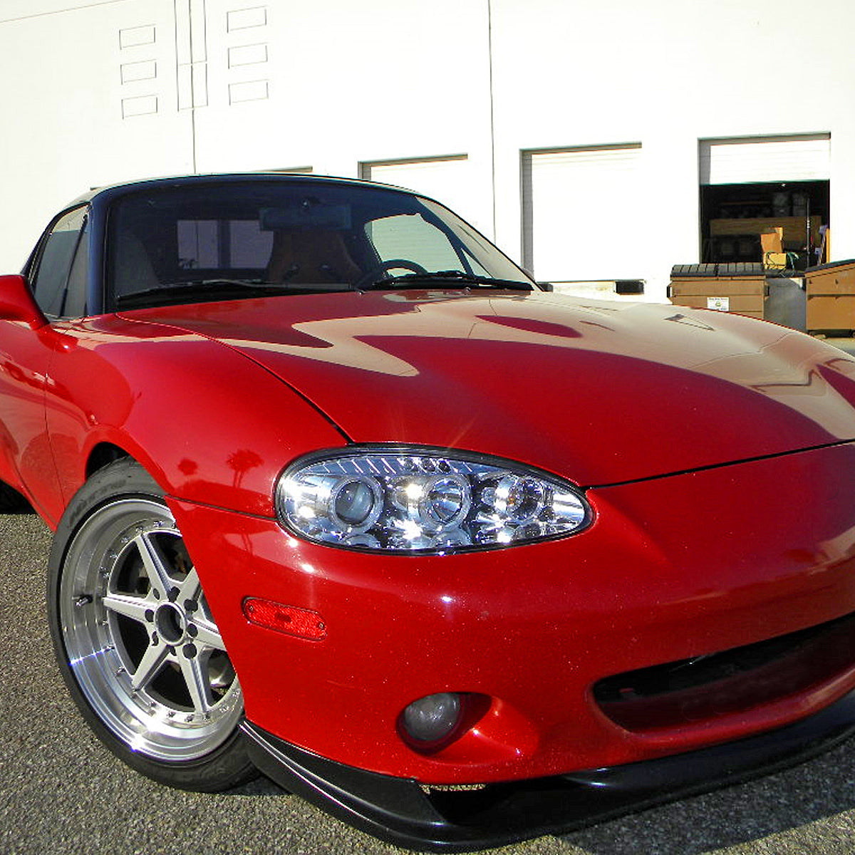 Ronnin - Compatible con Mazda MX-5 Miata 2001-2005 Faros delanteros de proyector con luces de circulación diurna LED de doble halo y aros mejorados, par | Cromado