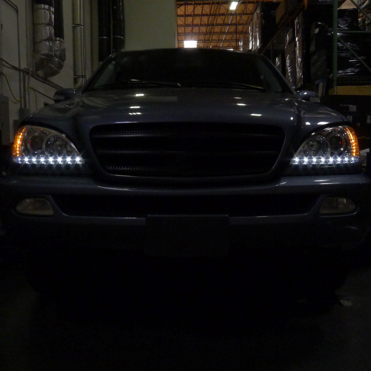 Ronnin - Se adapta a Mercedes-Benz W163 ML320 ML350 ML500 de 2002-2005, faros delanteros con proyector halógeno y luces de circulación LED (par) | Cromado