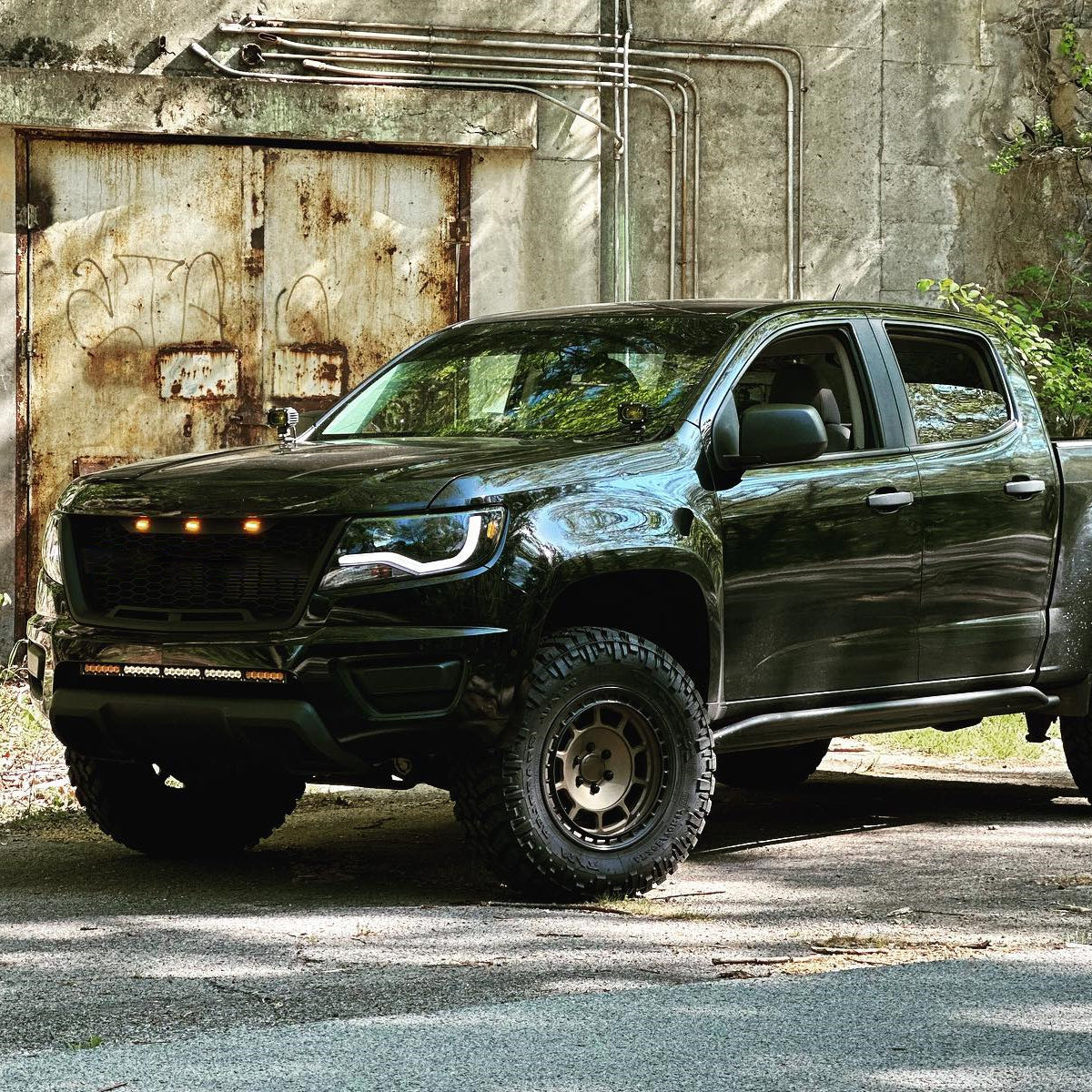 Ronnin - Fits 2015-2022 Chevy Colorado Upgraded Replacement  Halogen Projector Headlights LED Tube Driving Lights  Assembly Pair | Black Smoke