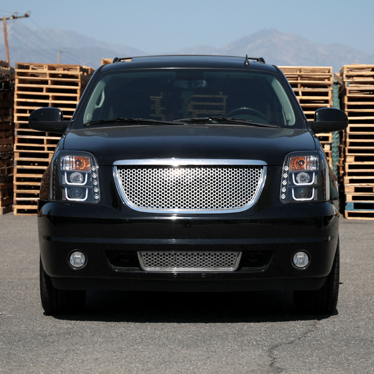 Ronnin - Compatible con GMC Yukon XL 1500 2500 SLT Denali años 2007-2014, faros delanteros con proyector y luces LED de circulación diurna, repuesto de mejora, par | Negro