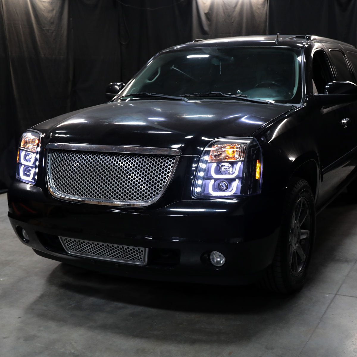Ronnin - Compatible con GMC Yukon XL 1500 2500 SLT Denali años 2007-2014, faros delanteros con proyector y luces LED de circulación diurna, repuesto de mejora, par | Negro
