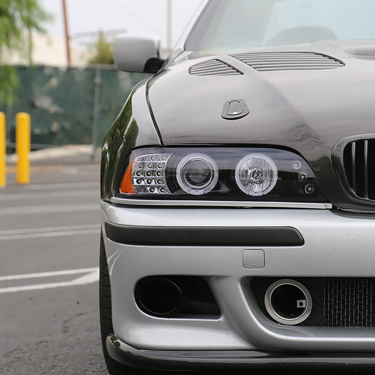 Ronnin - Compatible con BMW E39 530i 525i 525xi 540i de 2001-2003, par de faros delanteros de proyector halógeno con doble aro LED de repuesto mejorado | Negro humo