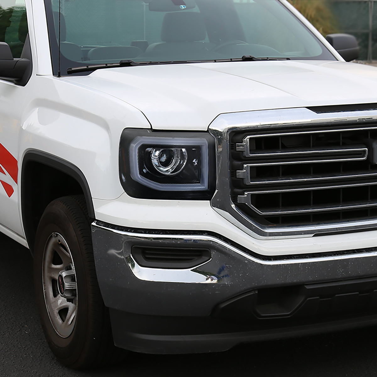Ronnin - Se adapta a la GMC Sierra 1500 2500HD 3500HD de 2014-2019 Conjunto de faros delanteros tipo proyector con tubo de luz LED de marcha | Ahumado negro