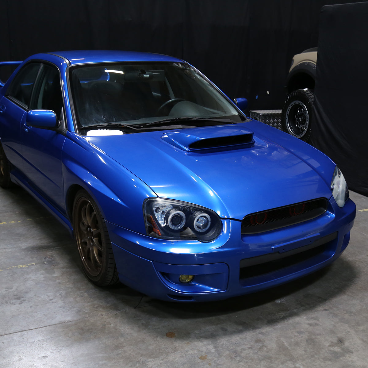 Ronnin - Fits 2004-2005 Subaru Impreza Upgrade LED Dual Halo Rims Projector Halogen Headlights Assembly Pair | Black