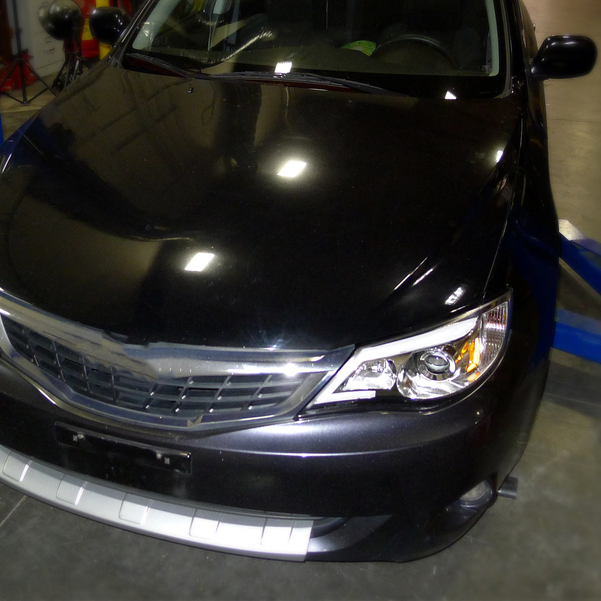 Ronnin - Compatible con Subaru Impreza WRX Outback Sport 2008-2014, faros delanteros halógenos con proyector de tubo de luz LED, par | Cromado
