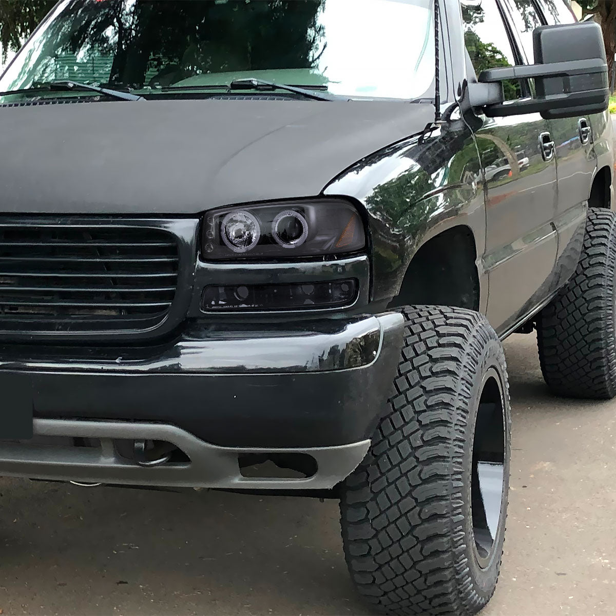 Ronnin - Compatible con GMC Yukon XL Sierra Classic de 1999-2007, faros delanteros con proyector LED de doble aro mejorados, luces de circulación diurna y montaje de luces de parachoques estilo fábrica (par) | Negro ahumado