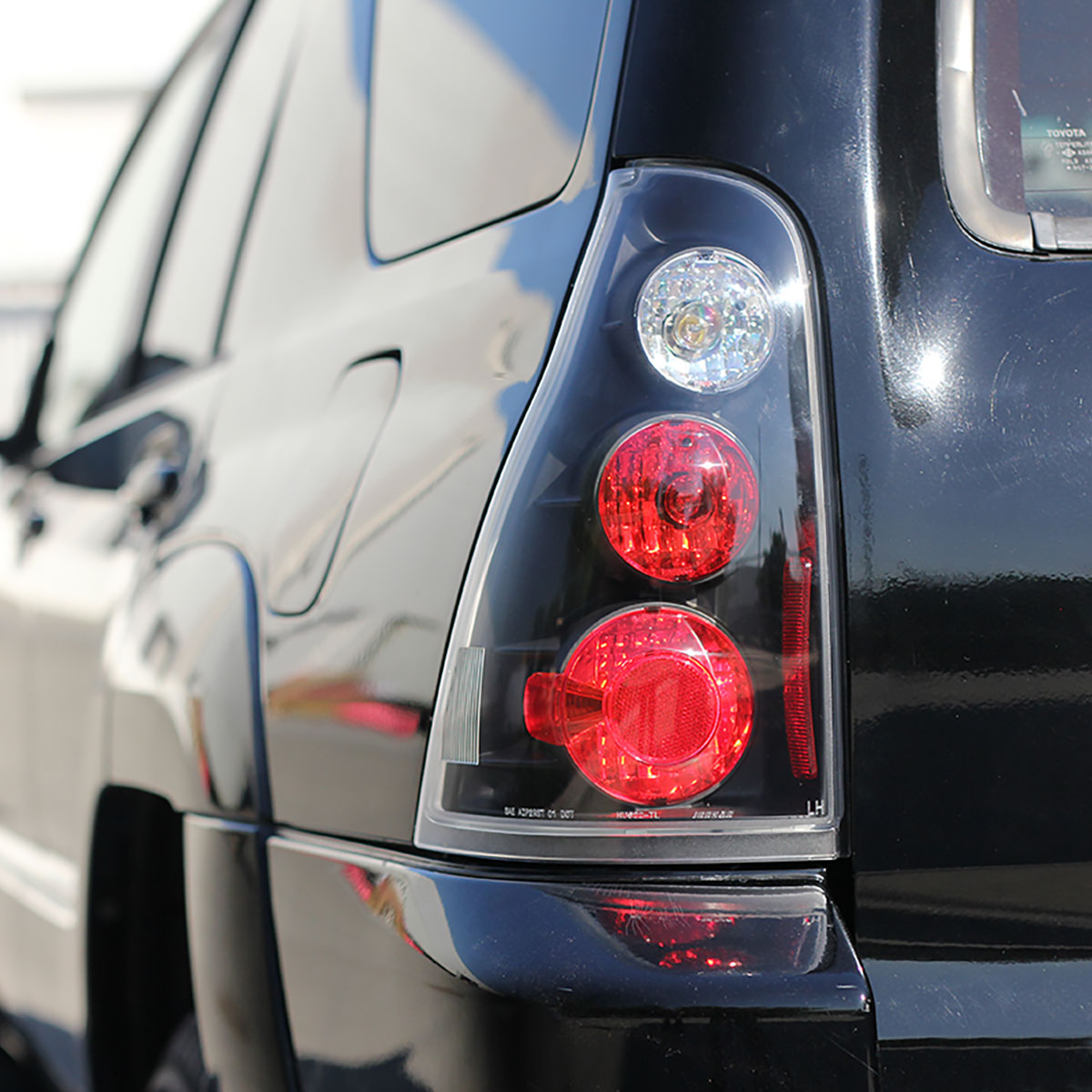 2003-2005 Toyota 4Runner Upgrade Euro Style Tail Lights Replacement Assembly Pair | Black