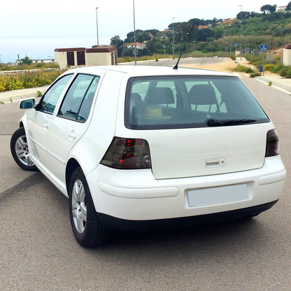 Ronnin - Compatible con Volkswagen Golf MK4 GTI 1999-2006, R32 2004, estilo europeo, par de luces traseras de repuesto | Ahumado