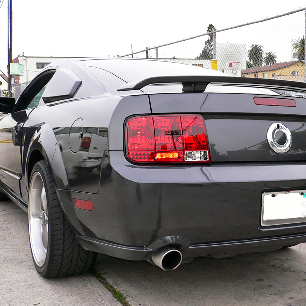 Ronnin - Conjunto de luces traseras de repuesto de fábrica para Ford Mustang 2005-2009 | Par | Rojo