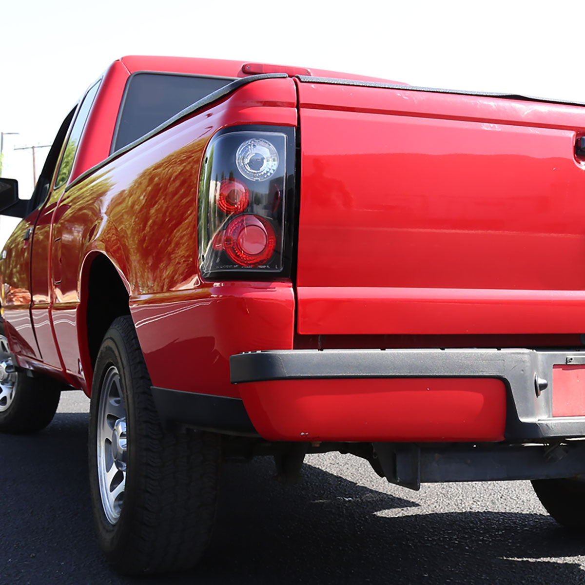 Ronnin - Fits 2001-2005 Ford Ranger Euro Style Replacement Tail Lights Assembly Pair | Black